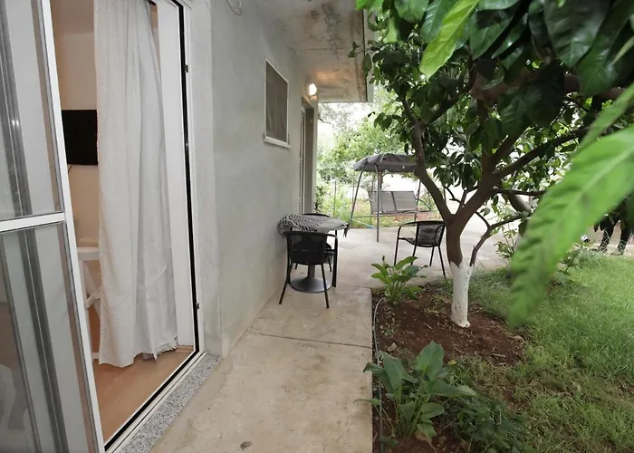 With A Parking Space - 14958 扎达尔